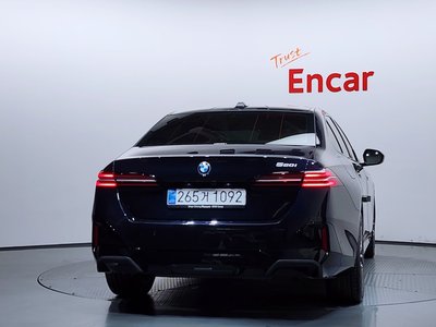 BMW 5 SERIES - 4