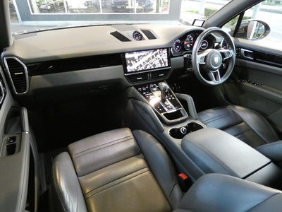PORSCHE CAYENNE - 3
