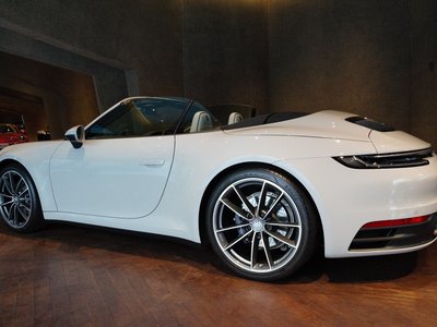 PORSCHE 911 CABRIOLET - 7