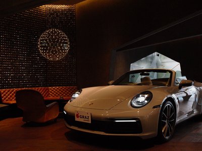 PORSCHE 911 CABRIOLET - 4