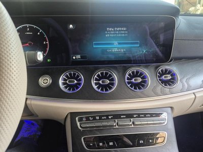 MERCEDES-BENZ E-CLASS - 9