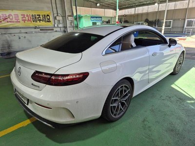 MERCEDES-BENZ E-CLASS - 6