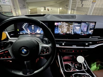BMW X7 - 7