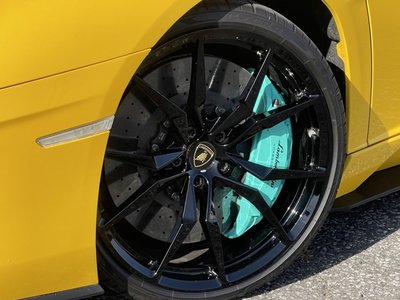 LAMBORGHINI AVENTADOR - 8