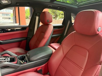 صورة 10 لـ 2023 Porsche CAYENNE