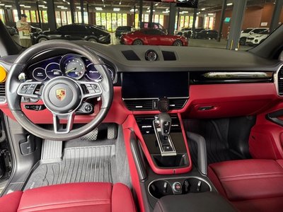 صورة 8 لـ 2023 Porsche CAYENNE