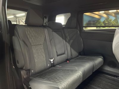 TOYOTA ALPHARD - 9