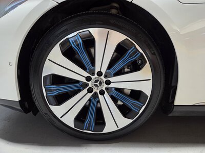 MERCEDES-BENZ EQS - 6