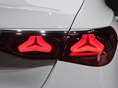 MERCEDES-BENZ E-CLASS - 10