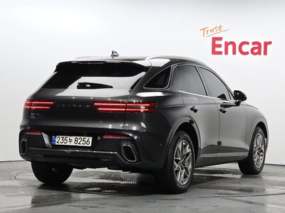 صورة 3 لـ 2024 Genesis GV70