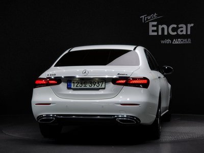 MERCEDES-BENZ E-CLASS - 4