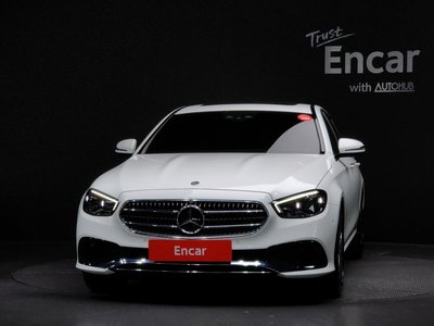 MERCEDES-BENZ E-CLASS - 2