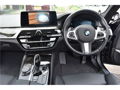 صورة 4 لـ 2021 BMW 5 SERIES