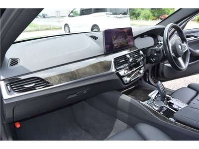 صورة مصغرة 38 لـ 2021 BMW 5 SERIES