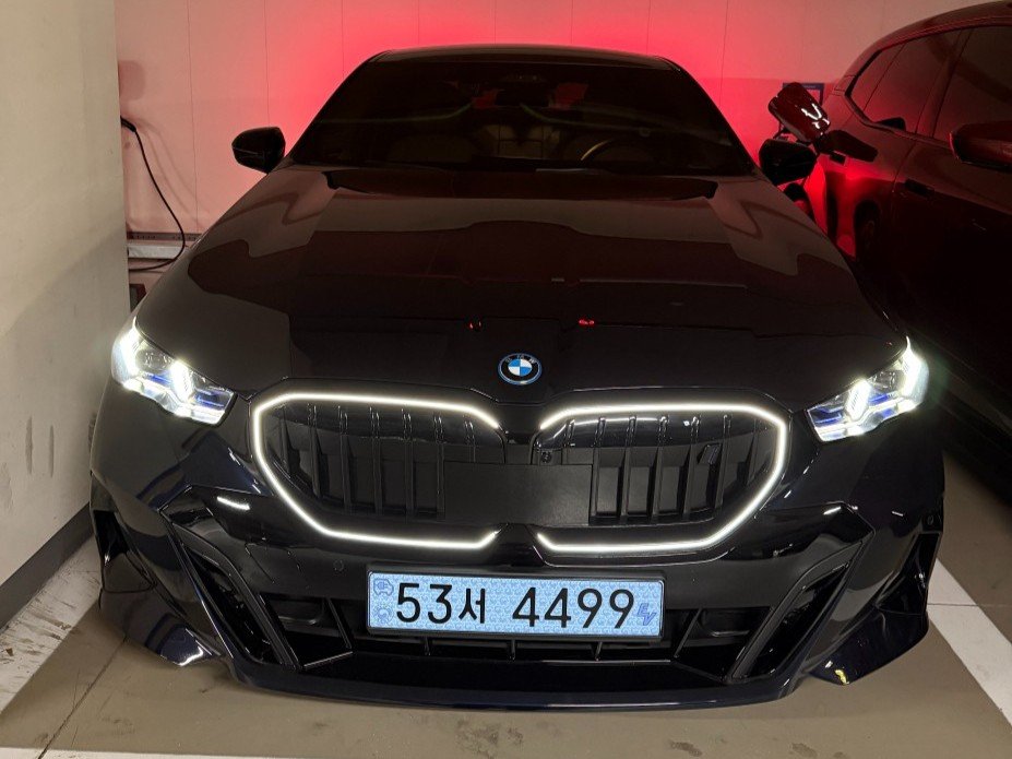 BMW I5 - View 1