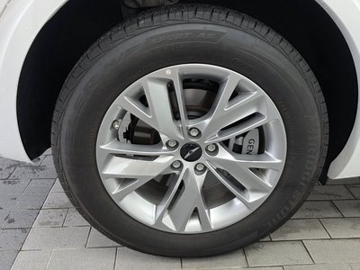 صورة 6 لـ 2024 Genesis GV70