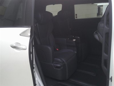 2023 Toyota ALPHARD — фото 6