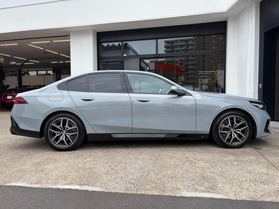 2026 BMW 5 SERIES photo 7