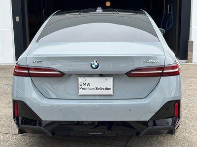 2026 BMW 5 SERIES photo 9