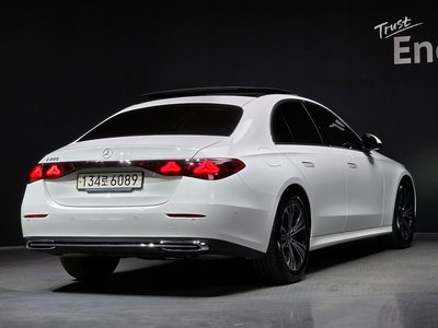 MERCEDES-BENZ E-CLASS - 4