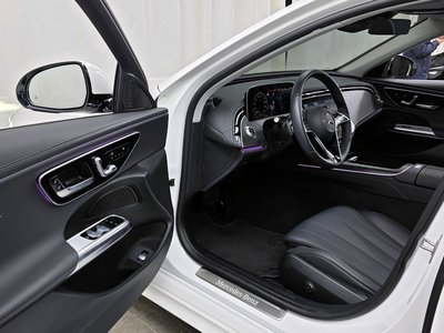 MERCEDES-BENZ E-CLASS - 10