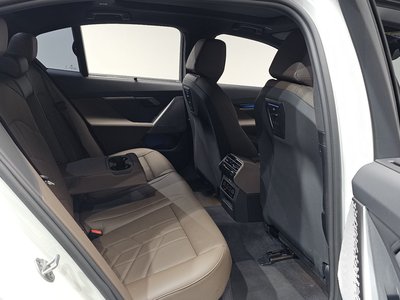 2025 BMW I5 — миниатюра 16