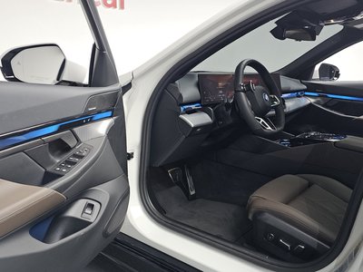 2025 BMW I5 — миниатюра 18