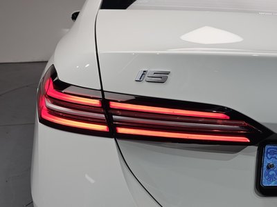 BMW I5 - 10