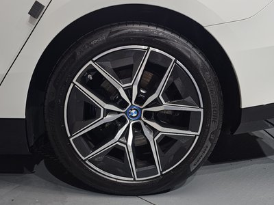 BMW I5 - 8