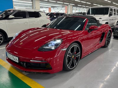 PORSCHE 718 BOXSTER - 1