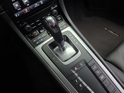 2018 Porsche 718 thumbnail 12
