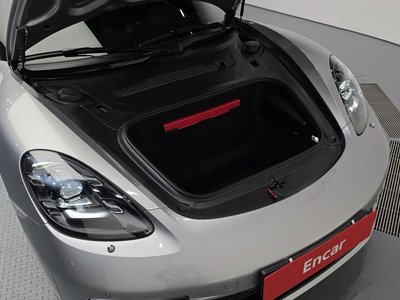 صورة 7 لـ 2018 Porsche 718
