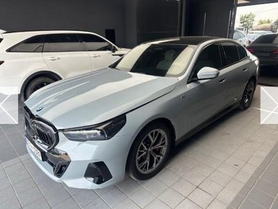 BMW 5 SERIES - 4