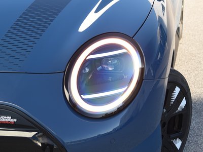 2025 MINI COOPER photo 9