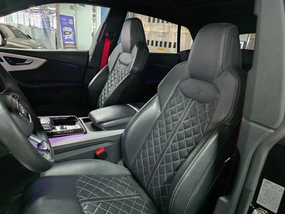 AUDI Q8 - 4