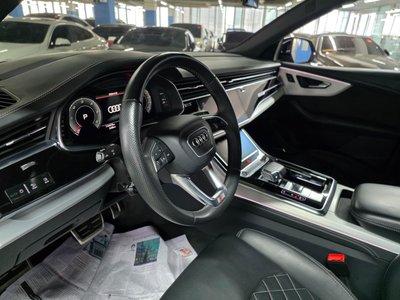 AUDI Q8 - 10