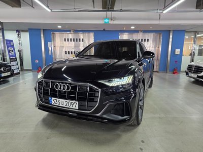 AUDI Q8 - 2