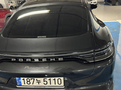 PORSCHE PANAMERA - 3