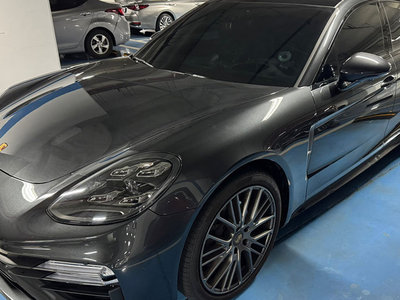 PORSCHE PANAMERA - 4