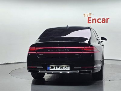 2022 Genesis G90 photo 3