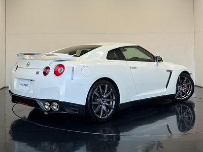 NISSAN GT-R - 2