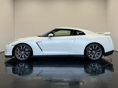 NISSAN GT-R - 6