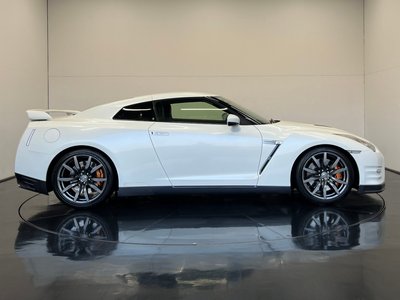 NISSAN GT-R - 5