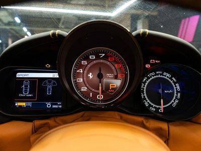 FERRARI CALIFORNIA - 9