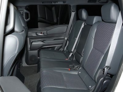 صورة مصغرة 26 لـ 2025 Toyota LAND CRUISER 250