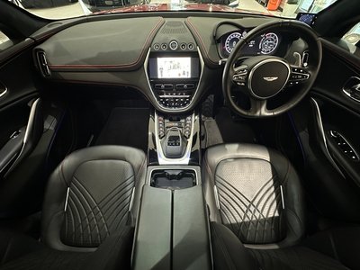 صورة 29 لـ 2021 Aston Martin DBX