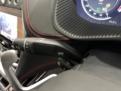 صورة 35 لـ 2021 Aston Martin DBX