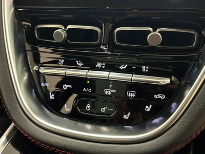 صورة 42 لـ 2021 Aston Martin DBX