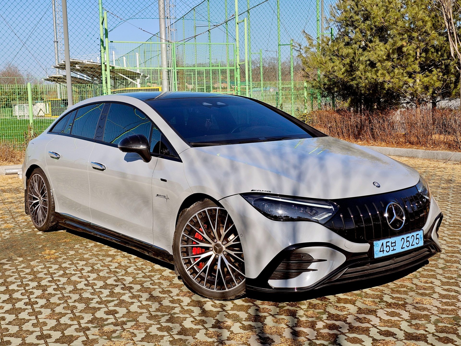 MERCEDES-BENZ EQE - View 1