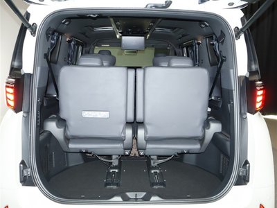 2023 Toyota ALPHARD — миниатюра 13